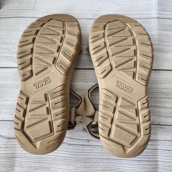 Teva Women's Taupe SandalsTeva Hurricane Sandal- Pre-Owned - Picture 4 of 8